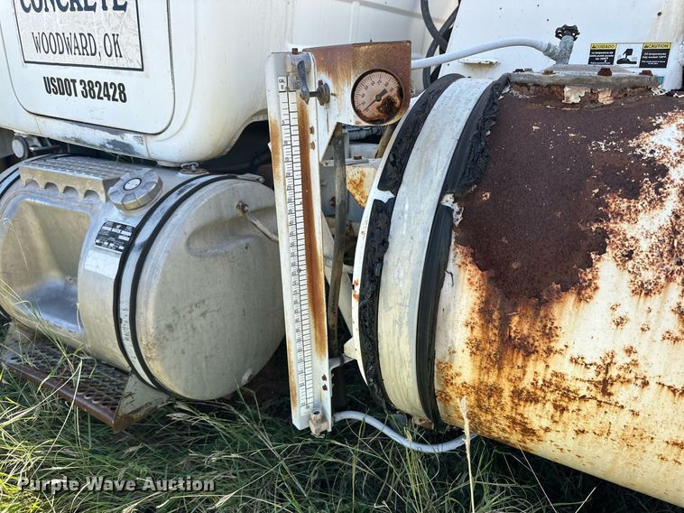 image for item DM2698 1997 Mack RD690S ready mix truck