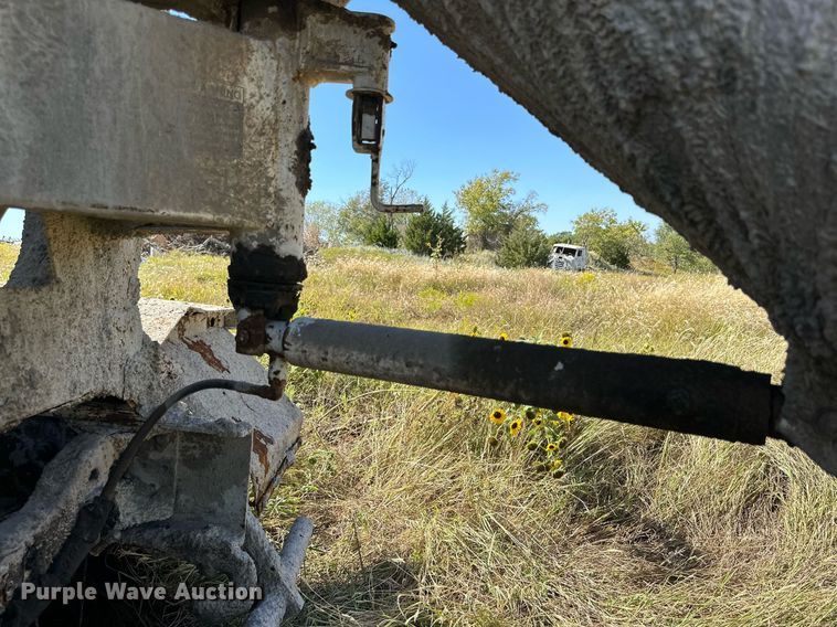 image for item DM2698 1997 Mack RD690S ready mix truck
