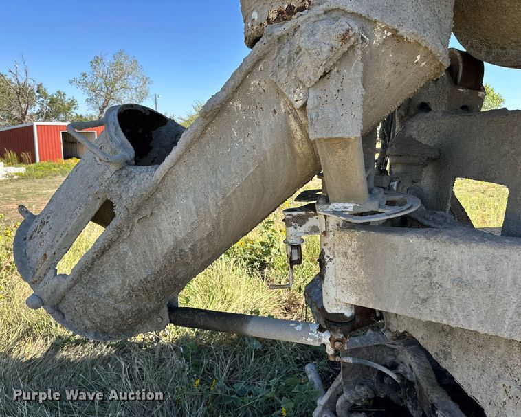 image for item DM2698 1997 Mack RD690S ready mix truck