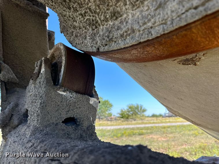 image for item DM2698 1997 Mack RD690S ready mix truck