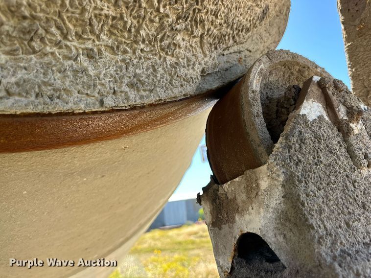 image for item DM2698 1997 Mack RD690S ready mix truck