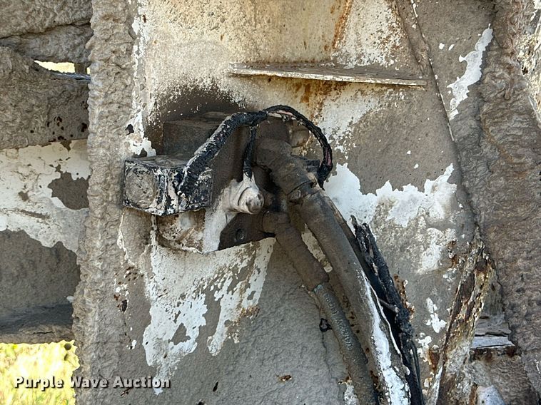 image for item DM2698 1997 Mack RD690S ready mix truck