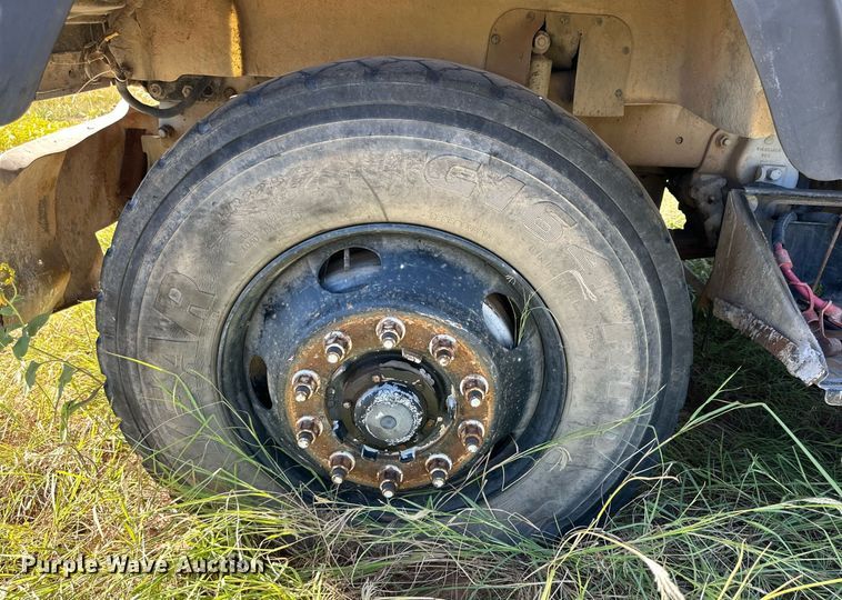 image for item DM2698 1997 Mack RD690S ready mix truck