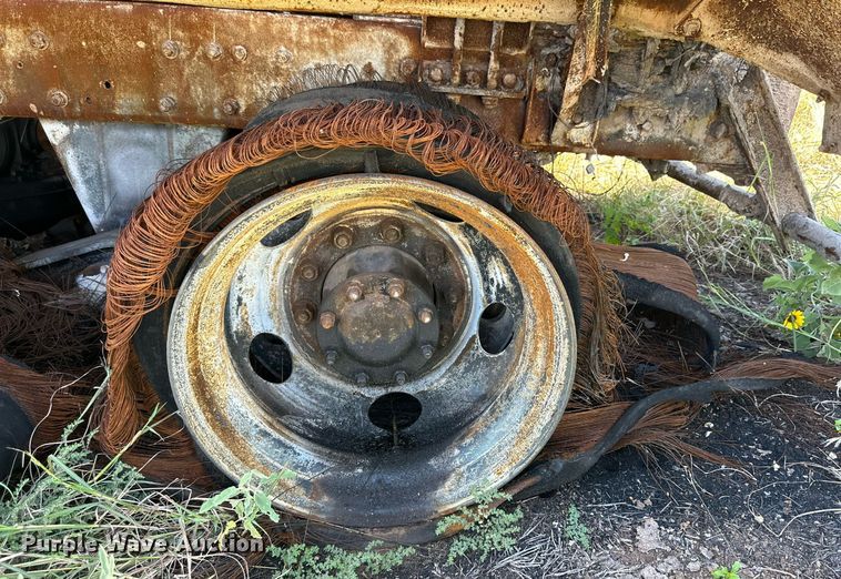 image for item DM2698 1997 Mack RD690S ready mix truck