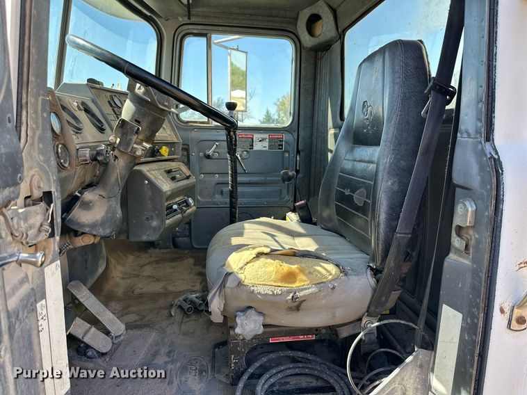 image for item DM2698 1997 Mack RD690S ready mix truck