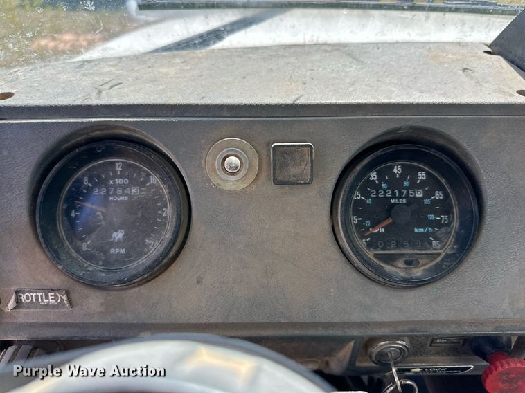 image for item DM2698 1997 Mack RD690S ready mix truck