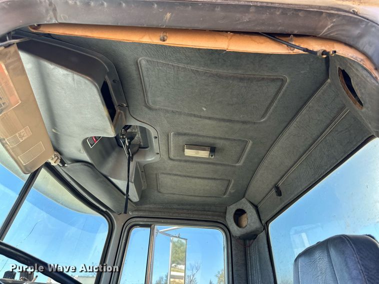 image for item DM2698 1997 Mack RD690S ready mix truck