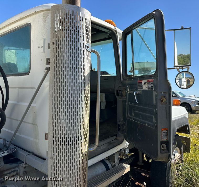 image for item DM2698 1997 Mack RD690S ready mix truck