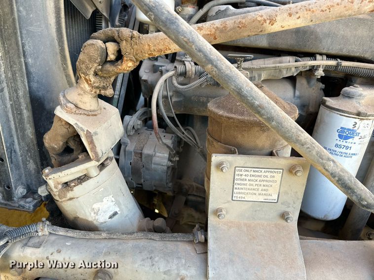 image for item DM2698 1997 Mack RD690S ready mix truck