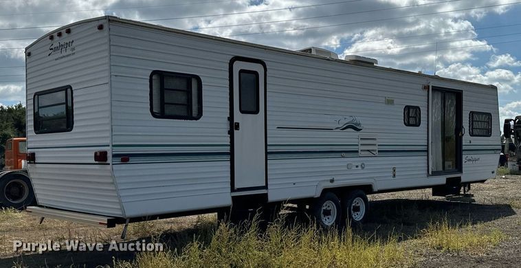 image for item DN0752 2001 Forrest River  Sandpiper 38BHDS camper