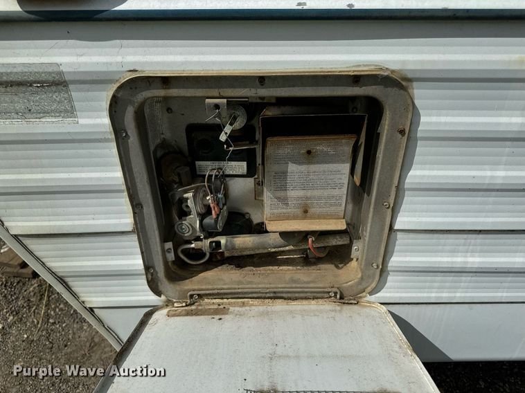 image for item DN0752 2001 Forrest River  Sandpiper 38BHDS camper