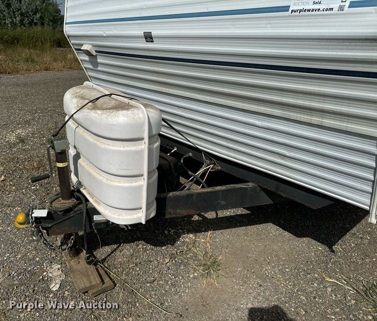 image for item DN0752 2001 Forrest River  Sandpiper 38BHDS camper