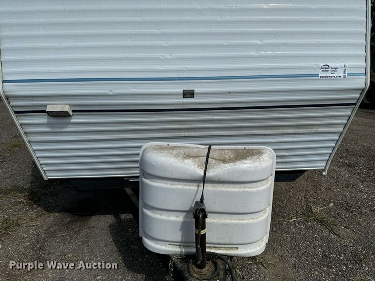 image for item DN0752 2001 Forrest River  Sandpiper 38BHDS camper