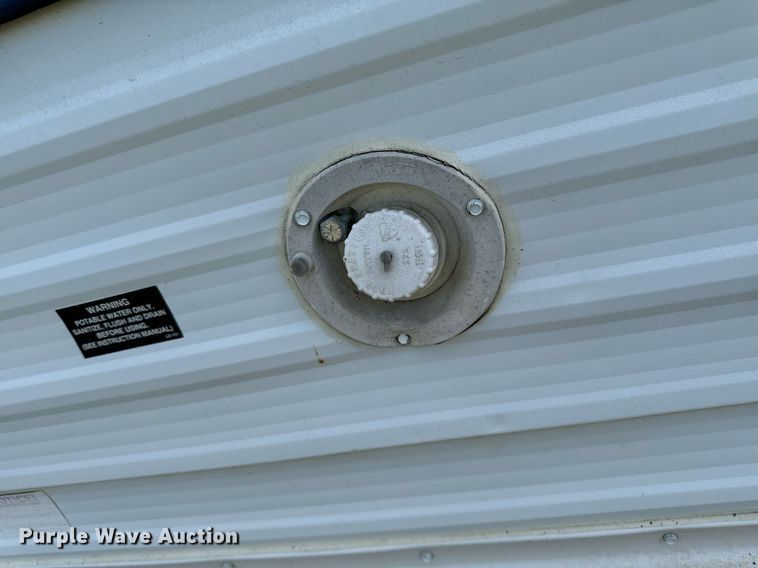 image for item DN0752 2001 Forrest River  Sandpiper 38BHDS camper