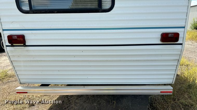 image for item DN0752 2001 Forrest River  Sandpiper 38BHDS camper