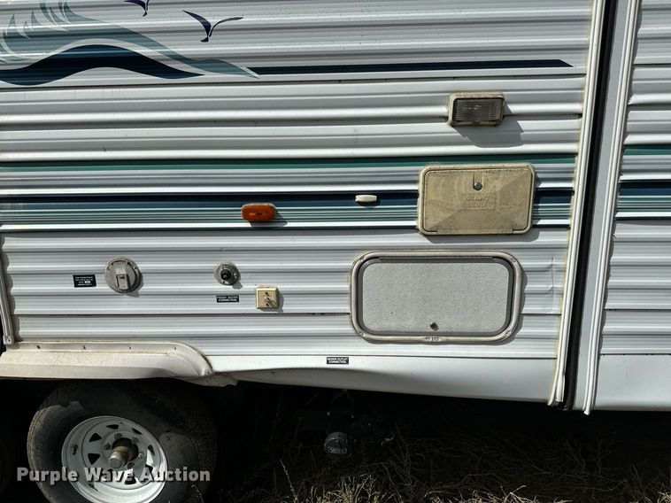 image for item DN0752 2001 Forrest River  Sandpiper 38BHDS camper