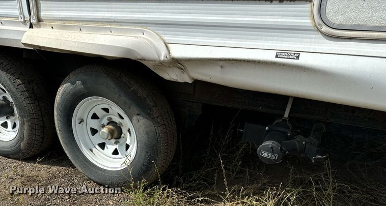 image for item DN0752 2001 Forrest River  Sandpiper 38BHDS camper