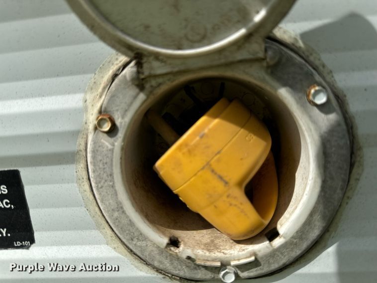 image for item DN0752 2001 Forrest River  Sandpiper 38BHDS camper