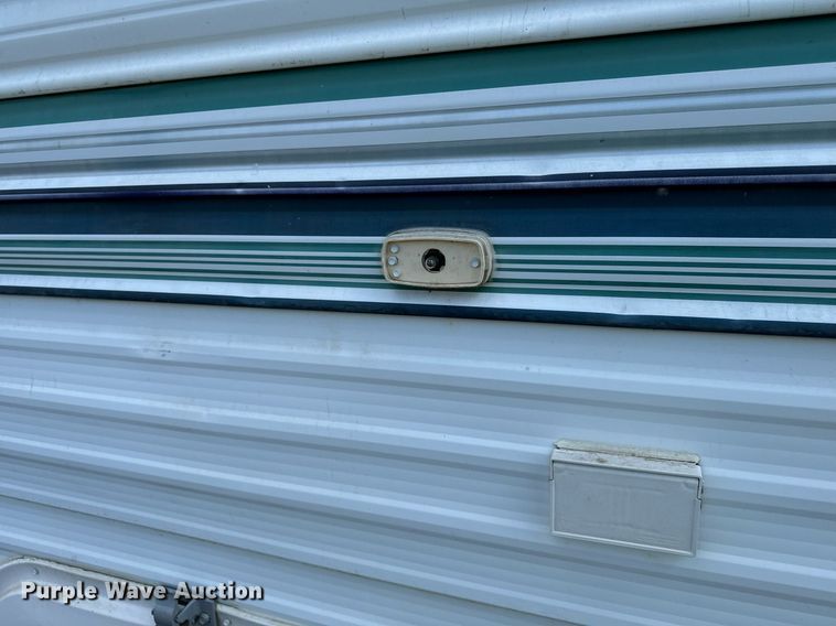 image for item DN0752 2001 Forrest River  Sandpiper 38BHDS camper