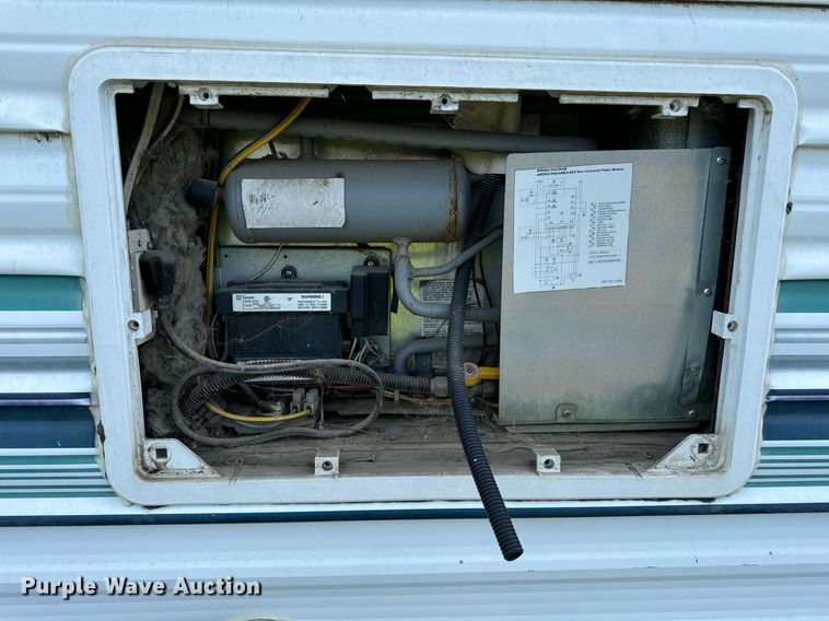 image for item DN0752 2001 Forrest River  Sandpiper 38BHDS camper