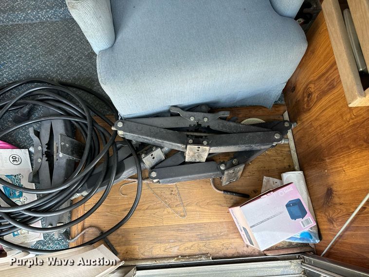 image for item DN0752 2001 Forrest River  Sandpiper 38BHDS camper