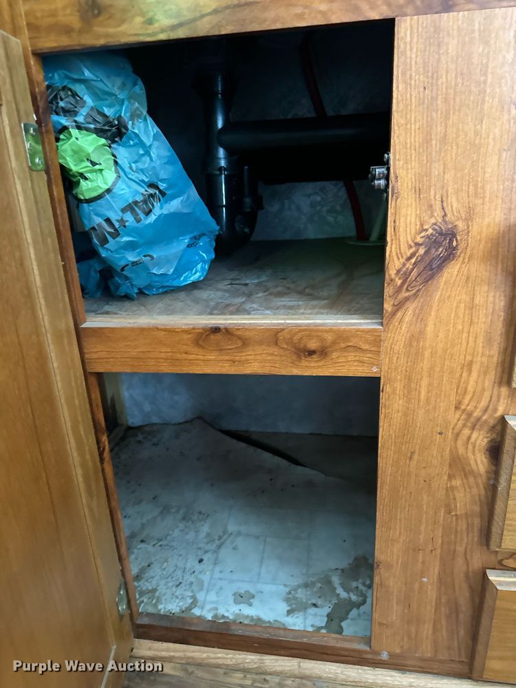 image for item DN0752 2001 Forrest River  Sandpiper 38BHDS camper