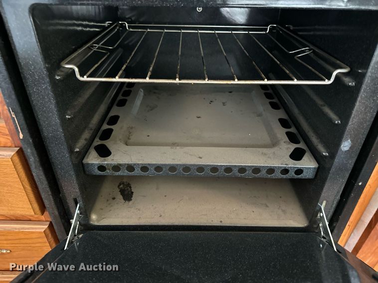 image for item DN0752 2001 Forrest River  Sandpiper 38BHDS camper