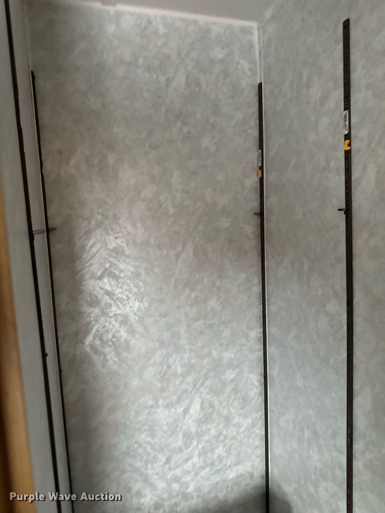 image for item DN0752 2001 Forrest River  Sandpiper 38BHDS camper