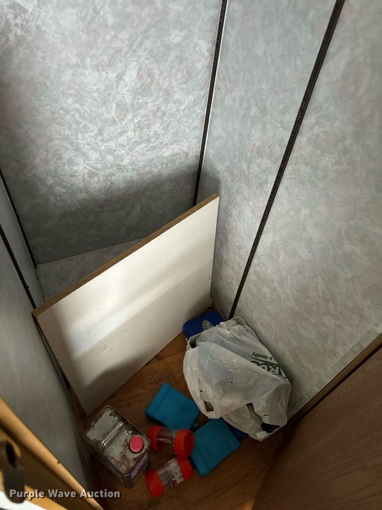 image for item DN0752 2001 Forrest River  Sandpiper 38BHDS camper