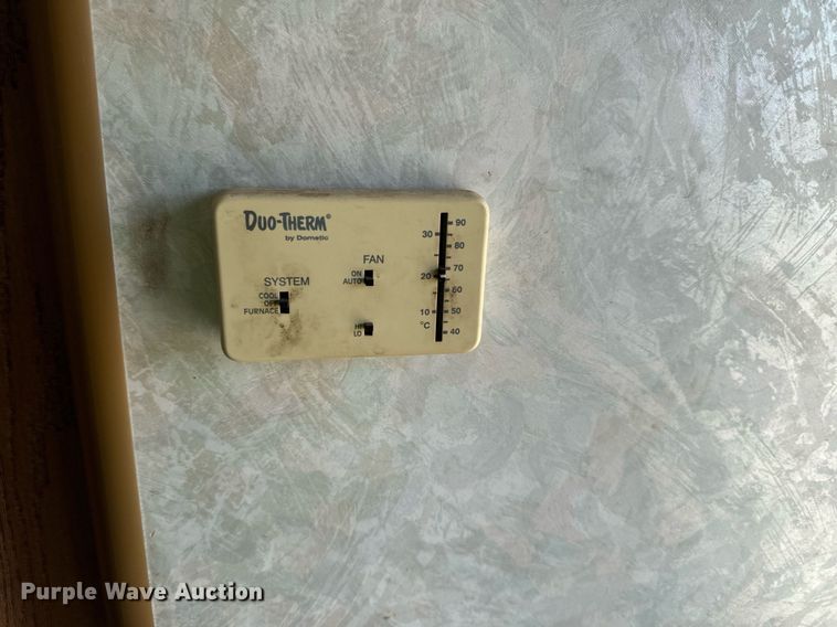 image for item DN0752 2001 Forrest River  Sandpiper 38BHDS camper