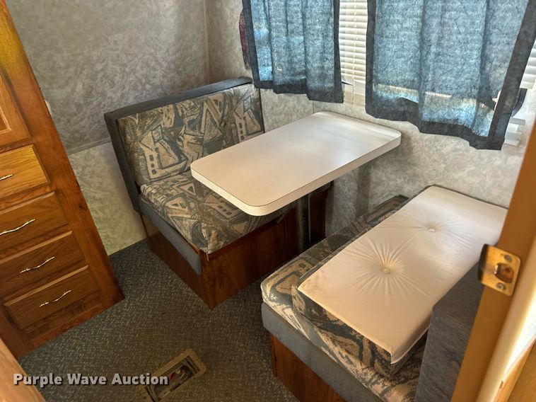 image for item DN0752 2001 Forrest River  Sandpiper 38BHDS camper