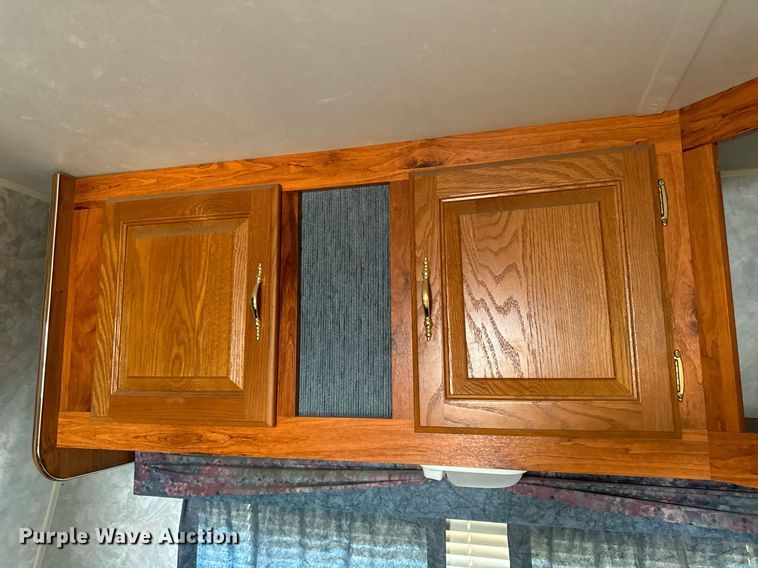 image for item DN0752 2001 Forrest River  Sandpiper 38BHDS camper