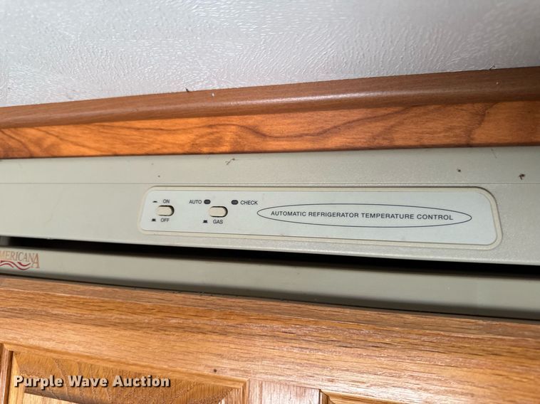 image for item DN0752 2001 Forrest River  Sandpiper 38BHDS camper