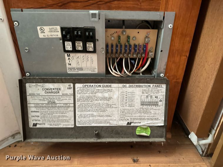 image for item DN0752 2001 Forrest River  Sandpiper 38BHDS camper