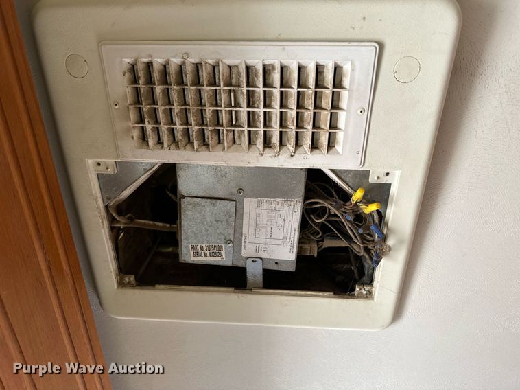 image for item DN0752 2001 Forrest River  Sandpiper 38BHDS camper