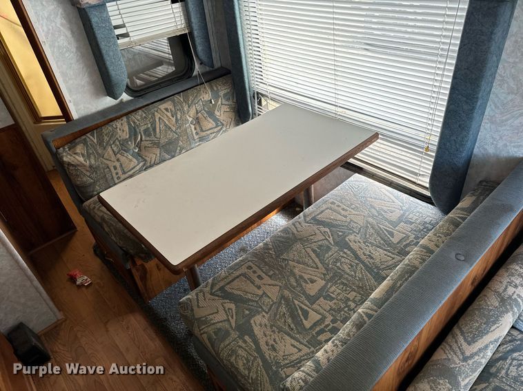 image for item DN0752 2001 Forrest River  Sandpiper 38BHDS camper