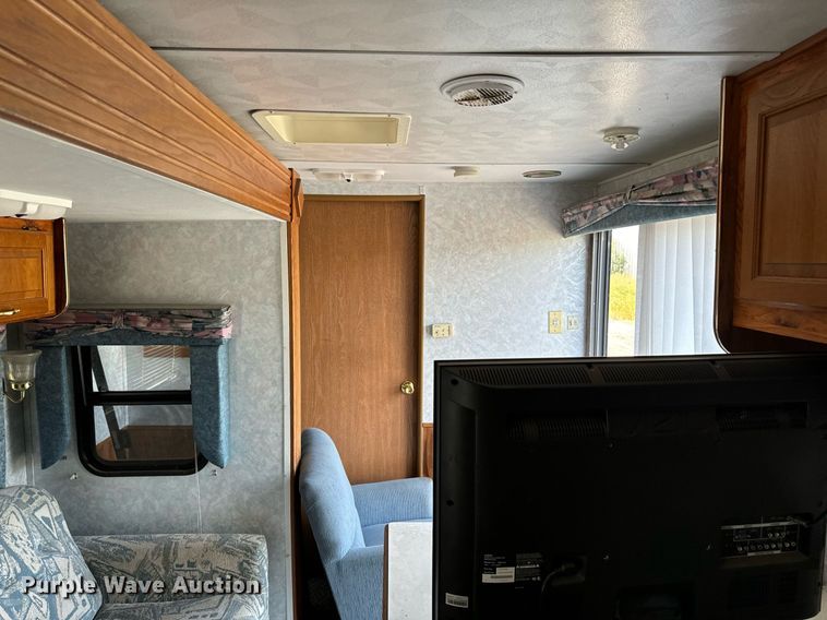 image for item DN0752 2001 Forrest River  Sandpiper 38BHDS camper