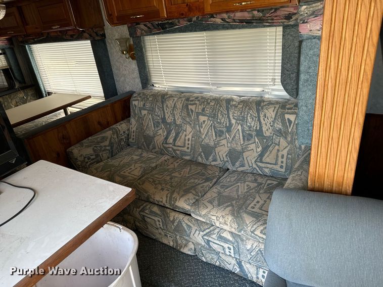 image for item DN0752 2001 Forrest River  Sandpiper 38BHDS camper