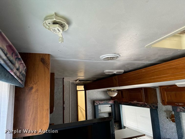 image for item DN0752 2001 Forrest River  Sandpiper 38BHDS camper