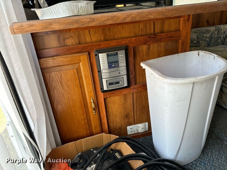 image for item DN0752 2001 Forrest River  Sandpiper 38BHDS camper