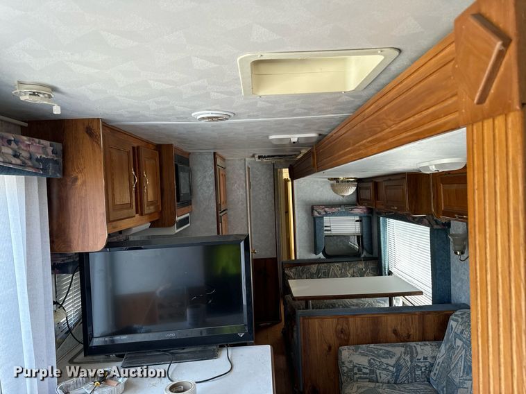 image for item DN0752 2001 Forrest River  Sandpiper 38BHDS camper
