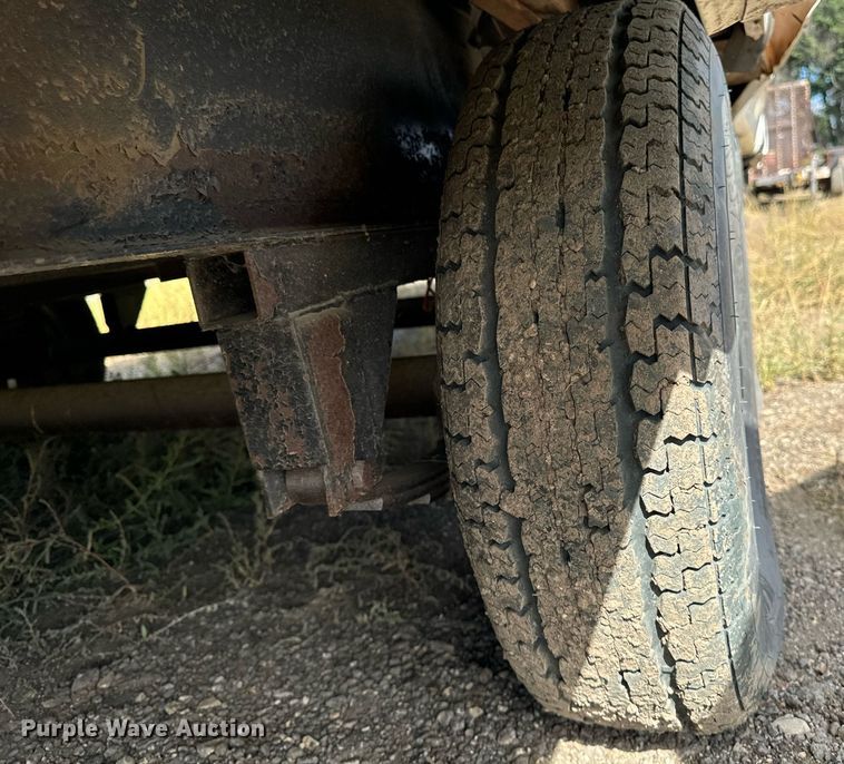 image for item DN0752 2001 Forrest River  Sandpiper 38BHDS camper