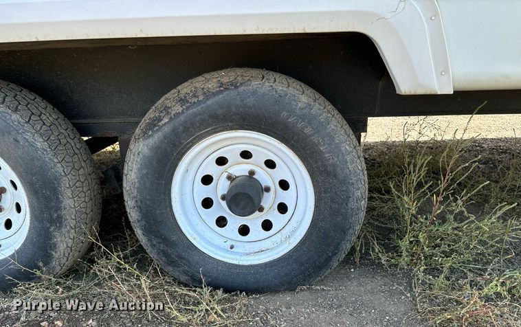 image for item DN0752 2001 Forrest River  Sandpiper 38BHDS camper