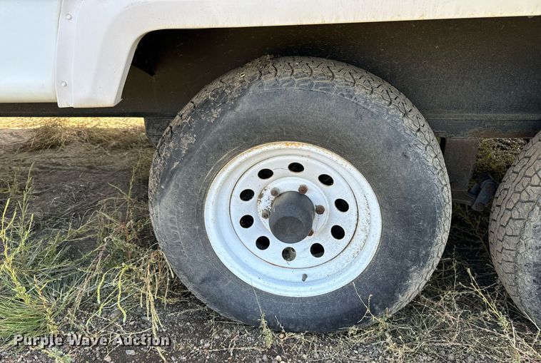 image for item DN0752 2001 Forrest River  Sandpiper 38BHDS camper