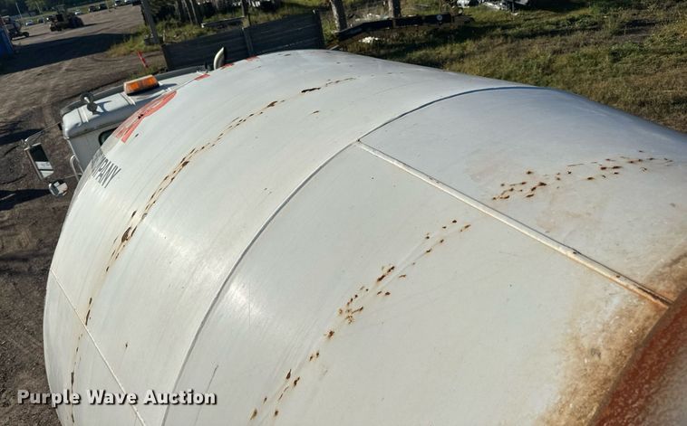 image for item DN0771 2004 International  5500i ready mix truck