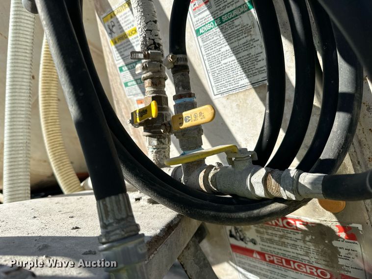 image for item DN0771 2004 International  5500i ready mix truck