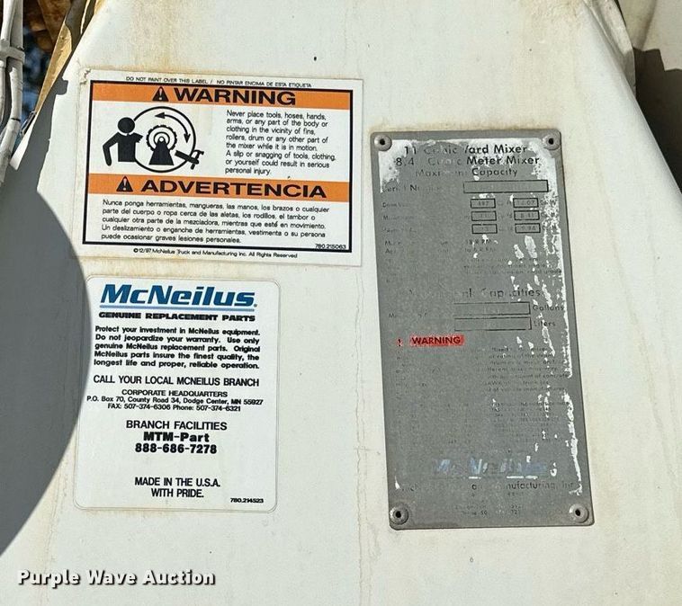 image for item DN0771 2004 International  5500i ready mix truck