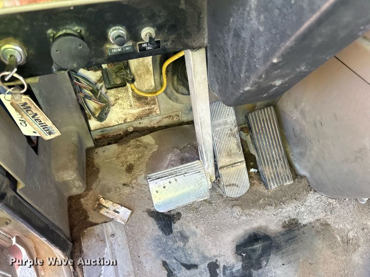 image for item DN0771 2004 International  5500i ready mix truck