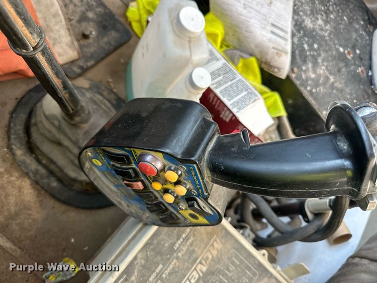 image for item DN0771 2004 International  5500i ready mix truck