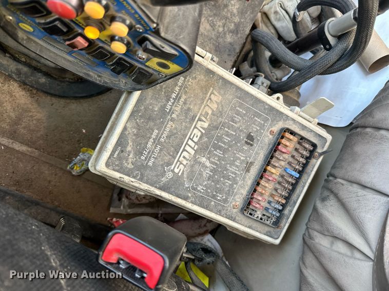 image for item DN0771 2004 International  5500i ready mix truck